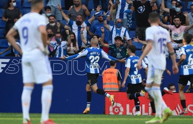 Real cay đắng nhìn Espanyol ăn mừng chiến thắng. (Nguồn: Getty Images)