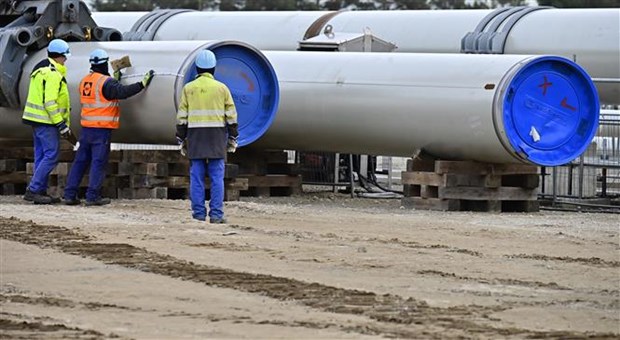 Công nhân lắp đặt đường ống dẫn khí đốt Dòng chảy phương Bắc 2 tại Lubmin (Đức), ngày 26/3/2019. (Ảnh: AFP/TTXVN)