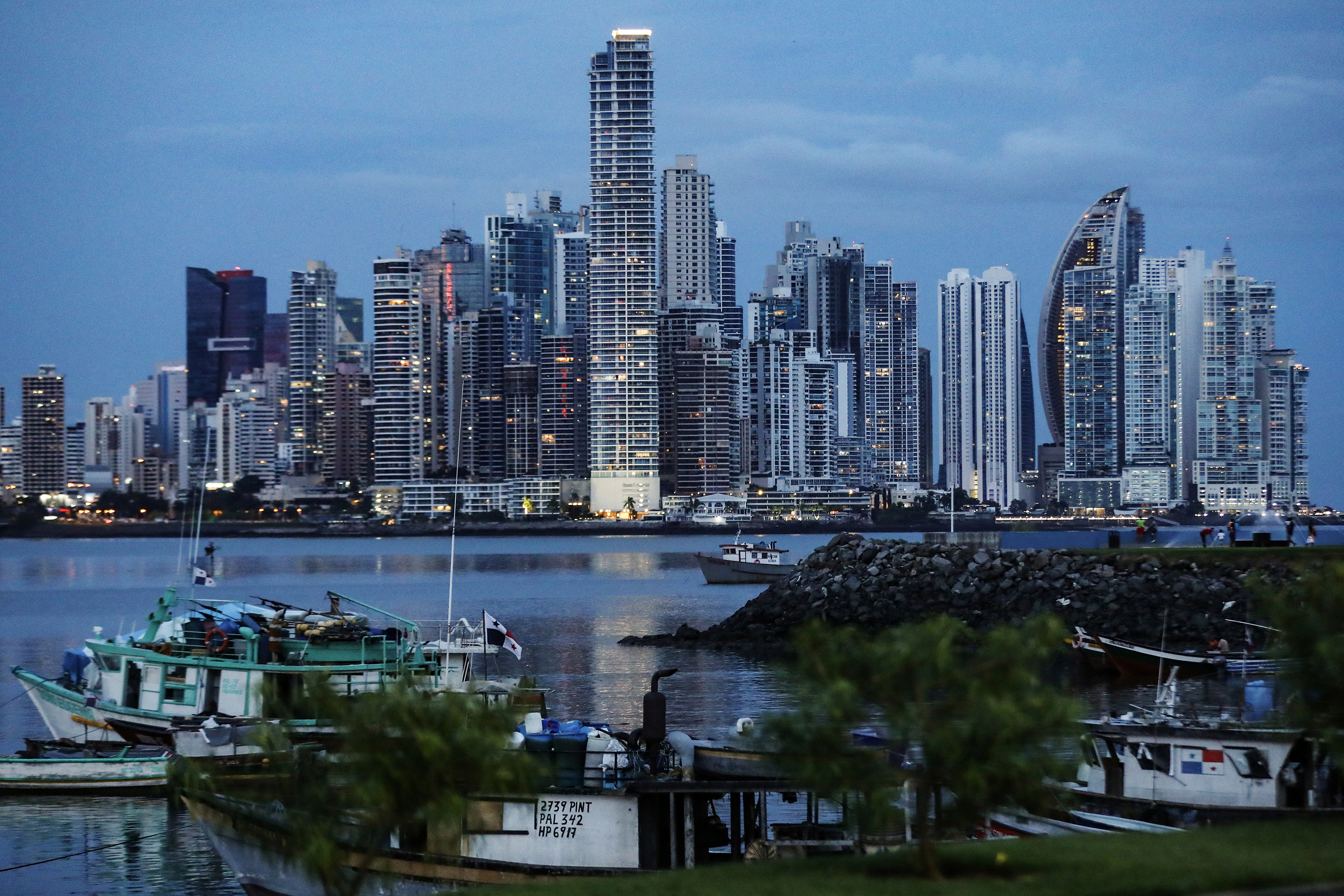 Các tòa nhà cao tầng tại thành phố Panama của Panama (ảnh chụp ngày 3-10-2021). Panama là một trong những nước được mệnh danh là “thiên đường thuế” của giới siêu giàu. Ảnh: Reuters