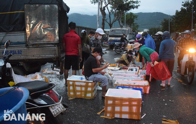 Seafood trading activities were seen on Van Dong Street