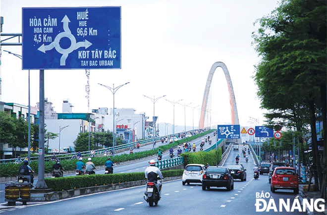 Cầu vượt ngã ba Huế được khánh thành, đưa vào sử dụng ngày 29-3-2015 sau thời gian thi công không kể ngày đêm. (Ảnh chụp ngày  19-10-2021) Ảnh: ĐỨC HOÀNG