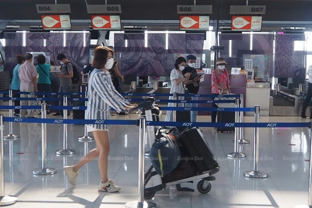 People at an airport in Thailand. (Photo: www.bangkokpost.com)