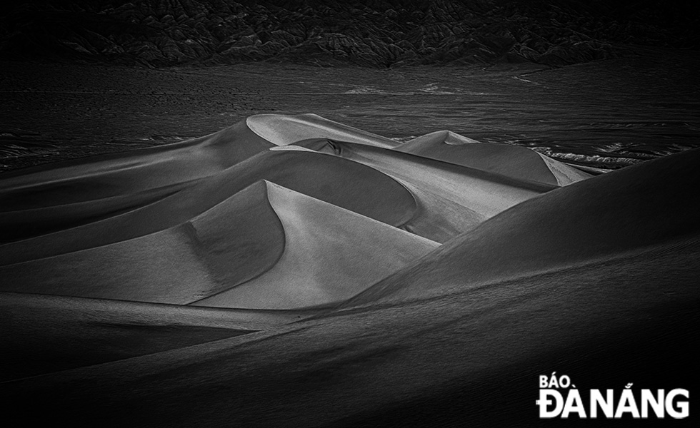 The amazing beauty of ripples and edges in the sand dunes attract many tourists and photographers.