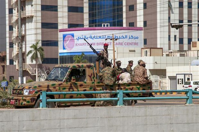 Lực lượng an ninh Sudan được triển khai tại Khartoum ngày 25-10-2021. (Ảnh: AFP/TTXVN)