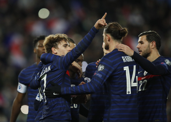 Pháp và Bỉ giành vé đến Qatar 2022