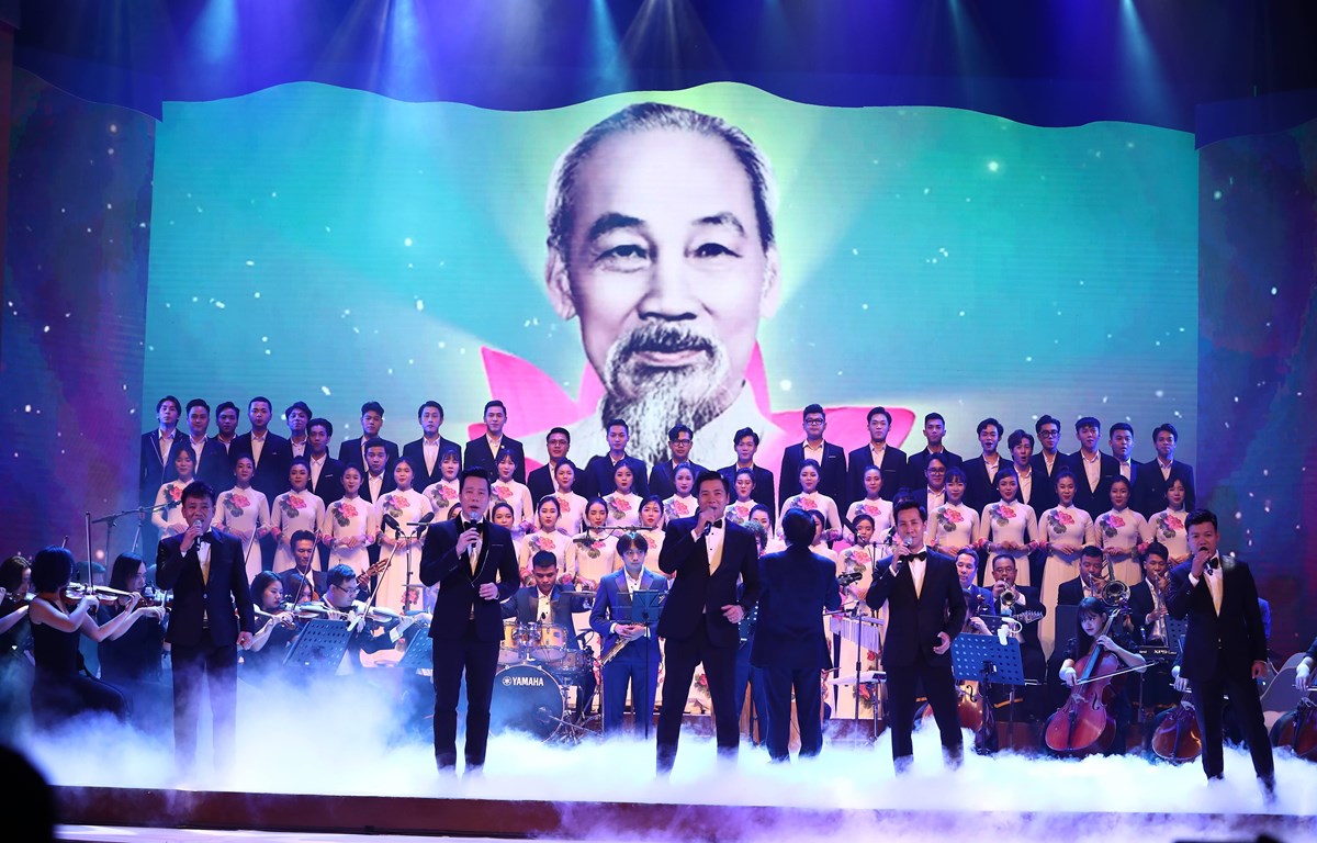 600 đại biểu, văn nghệ sĩ dự 'Hội nghị Diên Hồng' của ngành văn hóa