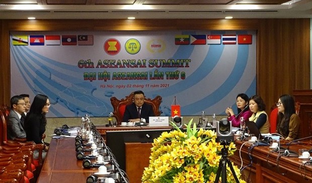 Auditor General Tran Sy Thanh (centre) and other officials of Vietnam attend the 6th ASEANSAI Summit on November 2 (Photo: thoibaotaichinhvietnam.vn)