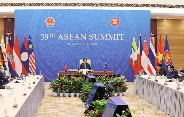 Prime Minister Nguyen Xuan Phuc attends the 39th ASEAN Summit (Photo: VNA)
