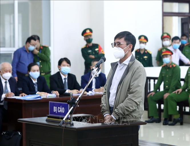  Bị cáo Nguyễn Duy Linh khai báo tại phiên tòa. Ảnh: Phạm Kiên/TTXVN