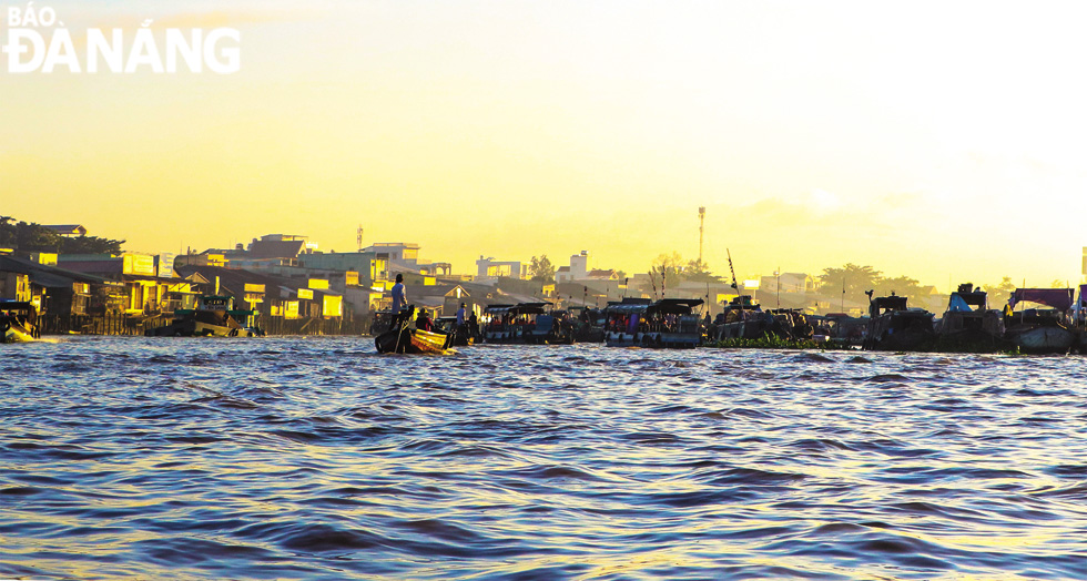 A new day at the Cai Rang Floating Market