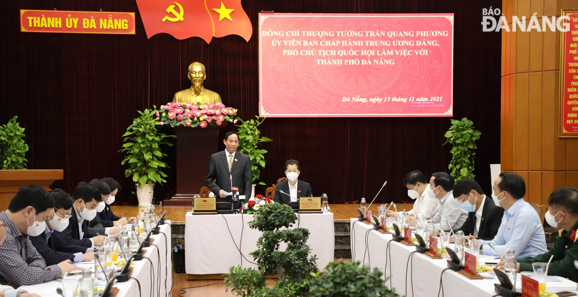Phó Chủ tịch Quốc hội Trần Quang Phương phát biểu chỉ đạo tại buổi làm việc. Ảnh: NGỌC PHÚ