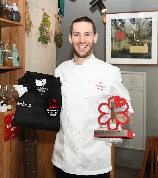 Australian native Joseph Lidgerwood, winner of the 2021 Michelin Young Chef Award. — Photo guide.michelin.com