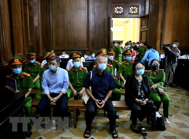 Bị cáo Nguyễn Thành Tài và Dương Thị Bạch Diệp tại phiên xét xử. (Ảnh: Thành Chung/TTXVN)