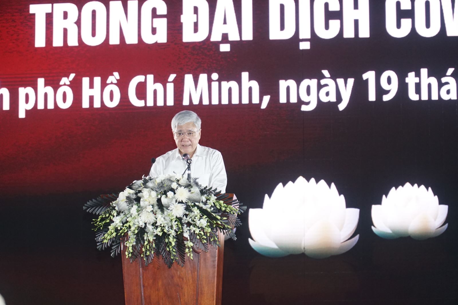 Ông Đỗ Văn Chiến, Chủ tịch Ủy ban Trung ương Mặt trận Tổ quốc Việt Nam phát biểu tại Lễ tưởng niệm tại điểm cầu Hội trường Thống Nhất.