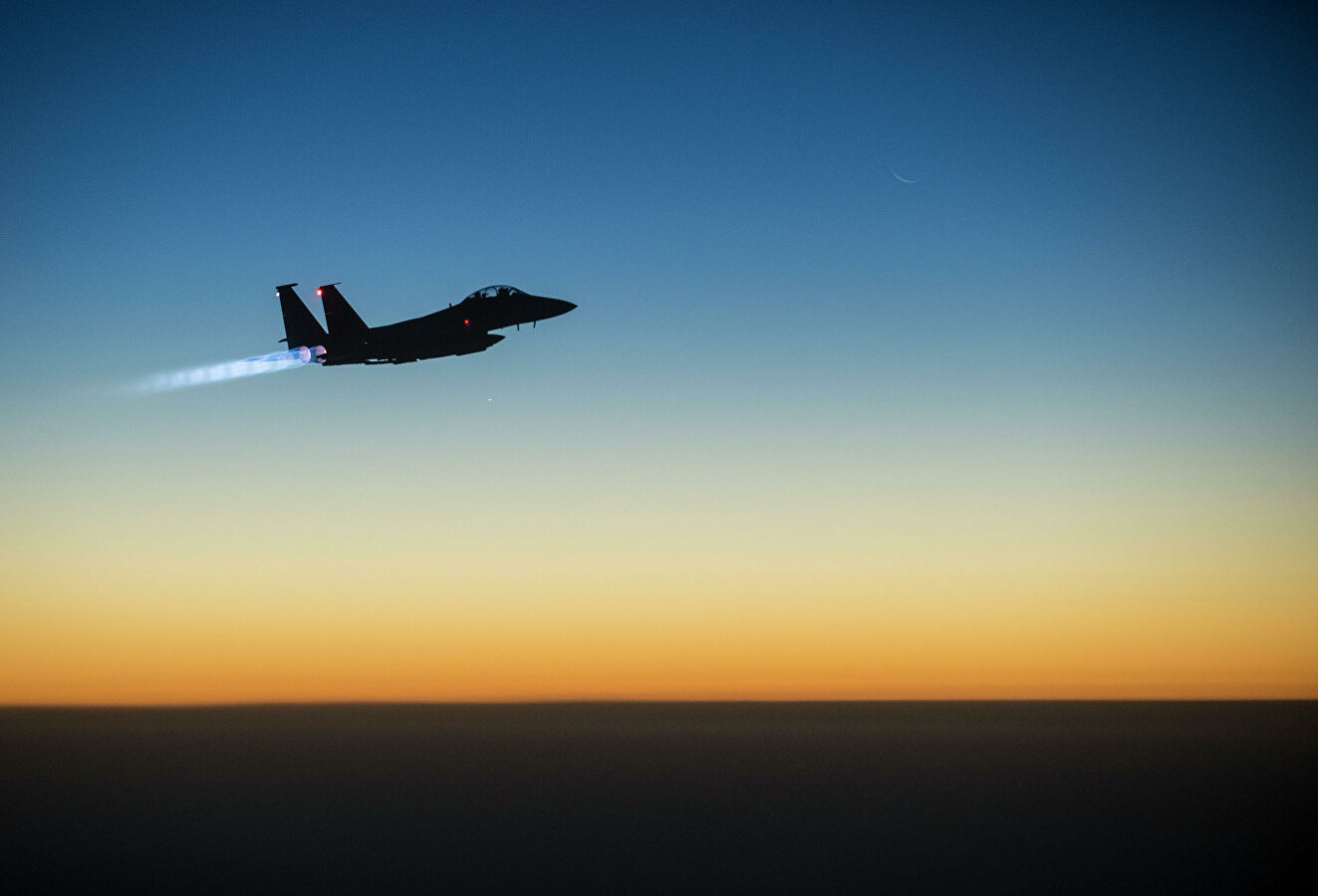 Tiêm kích F-15E Strike Eagle của Không quân Mỹ trên bầu trời Iraq hô 23/9/2014. Ảnh: Không quân Mỹ