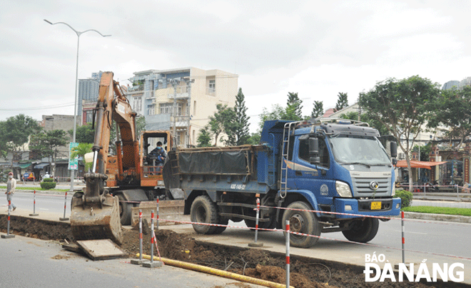 The upgrade of a section of Ngo Quyen - Ngu Hanh Son route stretching  from the Tran Thanh Tong roundabout to the eastern end of the Han River Bridge). Photo: THANH LAN