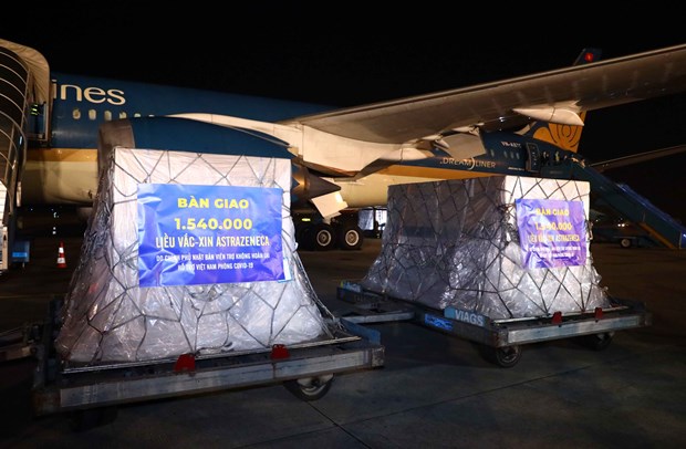 Vietnam Airlines safely transports 1.5 million doses of COVID-19 vaccines provided by Japan to Vietnam. (Photo: VNA) 