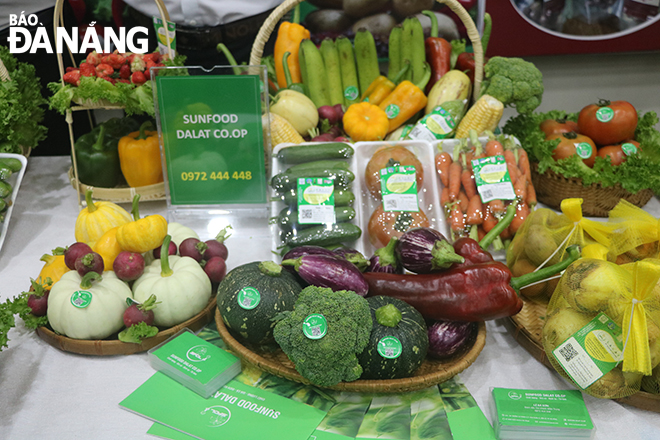 Agricultural products from Da Lat City are introduced at the Da Nang supply-demand connection programme 2021.