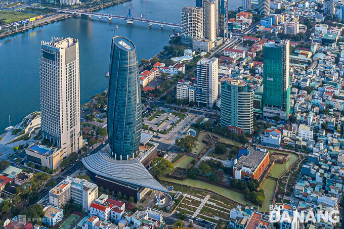 Khu vực quy hoạch quảng trường xung quanh Trung tâm hành chính thành phố Đà Nẵng. Ảnh: TRIỆU TÙNG
