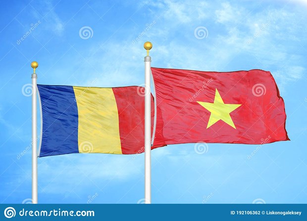 The Vietnamese flag (R) and Romanian flag (Source: dreamstime.com)