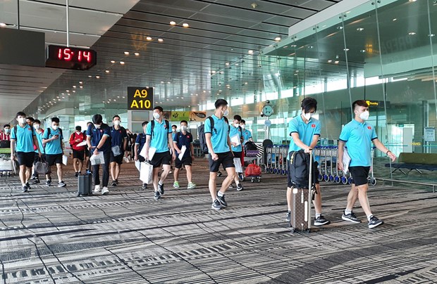 Đội tuyển Việt Nam đã tới Singapore, sẵn sàng cho chiến dịch bảo vệ ngôi vô địch AFF Cup. (Ảnh: VFF)