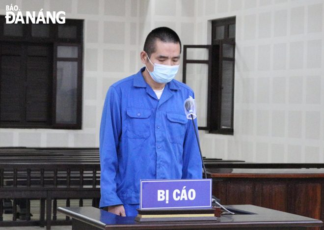 Bị cáo Xue Xiao Rong  tại phiên tòa xét xử sơ thẩm chiều 1-12. Ảnh: L.H