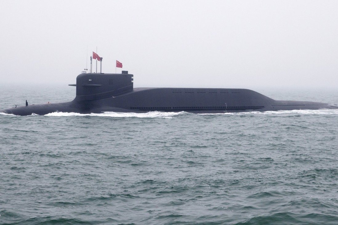 Một tàu ngầm của Trung Quốc nổi lên tại vùng biển gần Thanh Đảo năm 2019. Ảnh: AFP 
