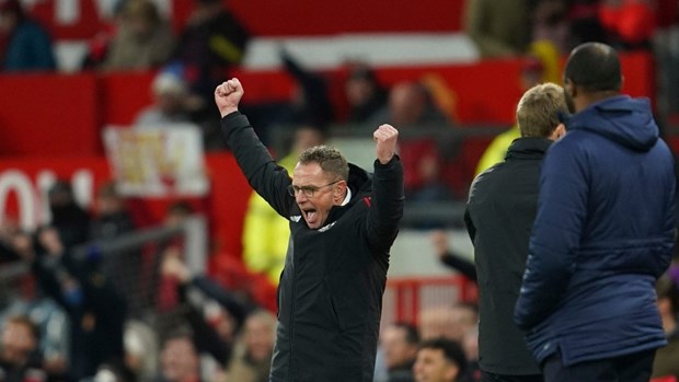 Ralf Rangnick ăn mừng chiến thắng đầu tiên cùng Quỷ đỏ. (Nguồn: Getty Images)