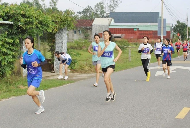 Các bạn sinh viên Đại học Đà Nẵng tham gia chạy UpRace 2021.  (Ảnh do GreenViet cung cấp)