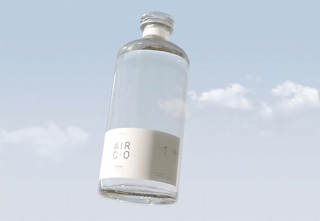Một chai rượu vodka làm từ khí CO2 của Công ty Air Company. Ảnh: Air Company