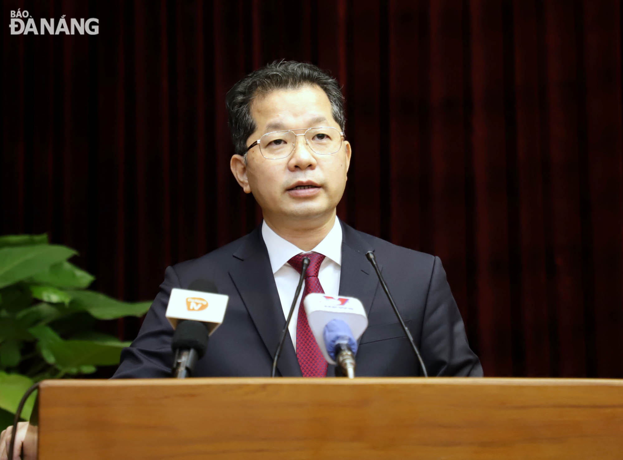 Bí thư Thành ủy Nguyễn Văn Quảng phát biểu kết luận tại hội nghị. Ảnh: NGỌC PHÚ
