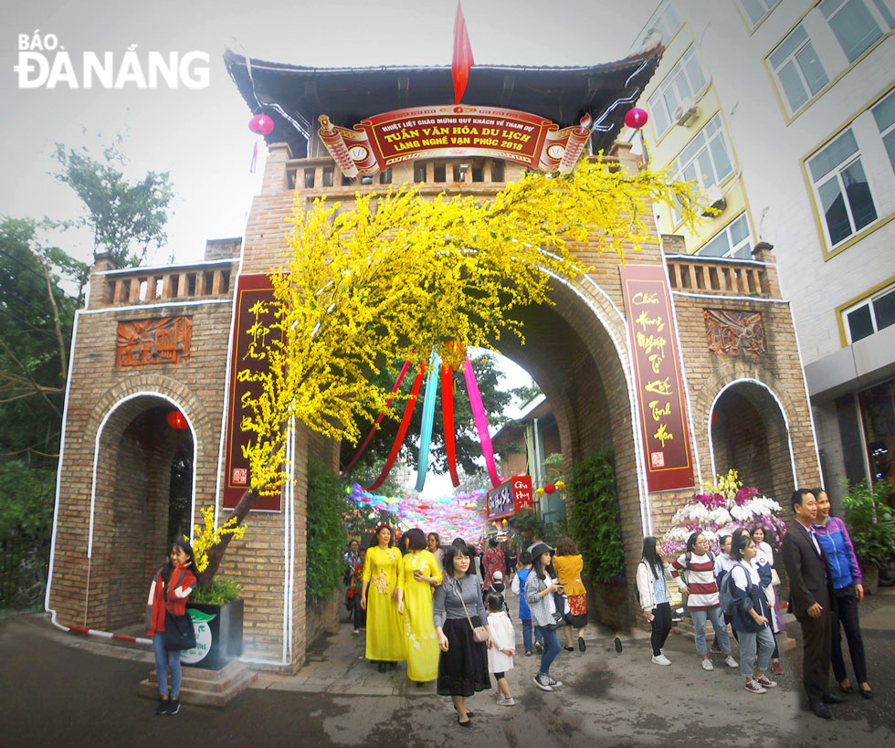 Van Phuc Silk Village’s gate.