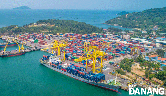 Despite being heavily affected by the complex development of the COVID-19 pandemic, Da Nang’s exports flourished in 2021. Picture is taken at the Tien Sa Port. Photo: P.V