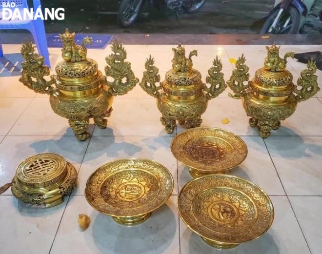 Số tang vật mà đối tượng Nguyễn Phước Đáng lấy trộm tại nhà thờ tộc. Ảnh: L.H
