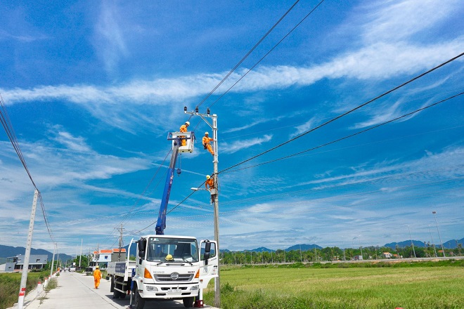 Những sáng kiến, những bước đi trong chuyển đổi số đã và đang góp phần tích cực nâng cao độ tin cậy cung cấp điện trên địa bàn Điện lực Liên Chiểu quản lý