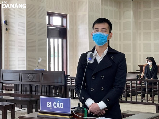 Nguyen Quang Trong, a 29-year-old resident of Thach Thang Ward, Hai Chau District, the Director of Amida international beauty salon, in court. Photo: LE HUNG