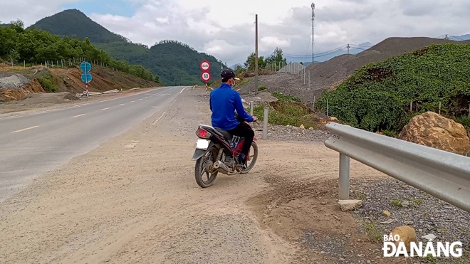 Nhiều lối mở tự phát trên cao tốc La Sơn - Túy Loan