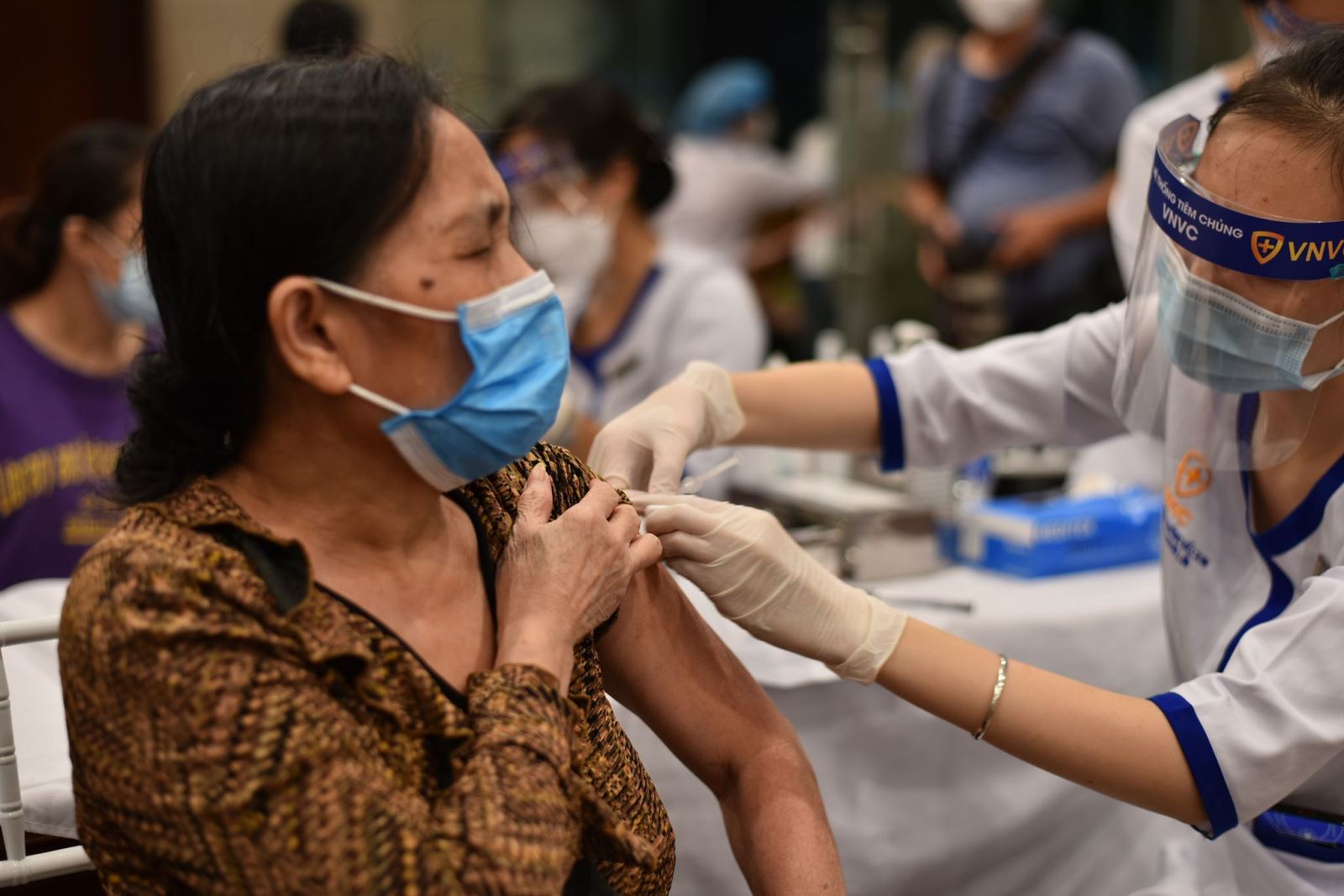 Ngày 15-1, Việt Nam có 16.378 ca nhiễm mới SARS-CoV-2, thêm 51.744 ca khỏi bệnh