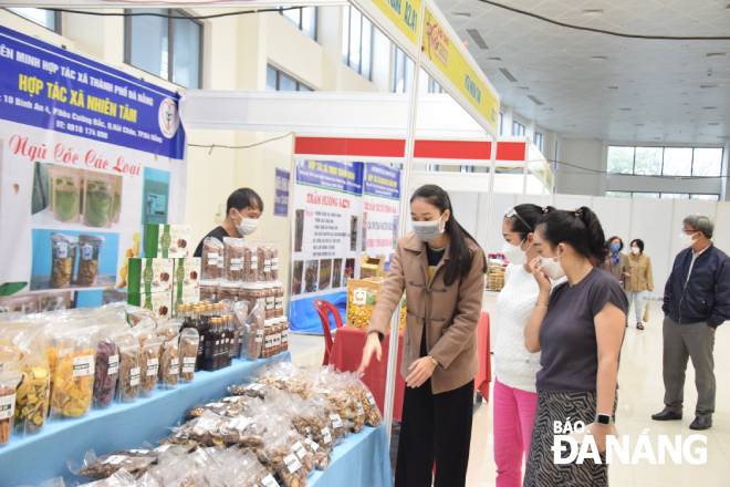 Gần 150 gian hàng phục vụ mua sắm Tết tại Hội chợ Xuân Đà Nẵng 2022