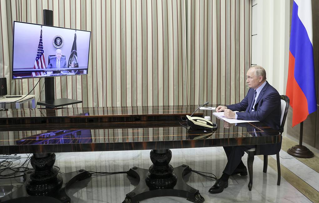 Tổng thống Nga Vladimir Putin tại cuộc điện đàm với đồng cấp người Mỹ Joe Biden ngày 30/12/2021 (giờ Mỹ). Ảnh: TASS