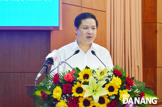 Phó Bí thư Thường trực Thành ủy Lương Nguyễn Minh Triết phát biểu chỉ đạo tại hội nghị. Ảnh: TRỌNG HÙNG