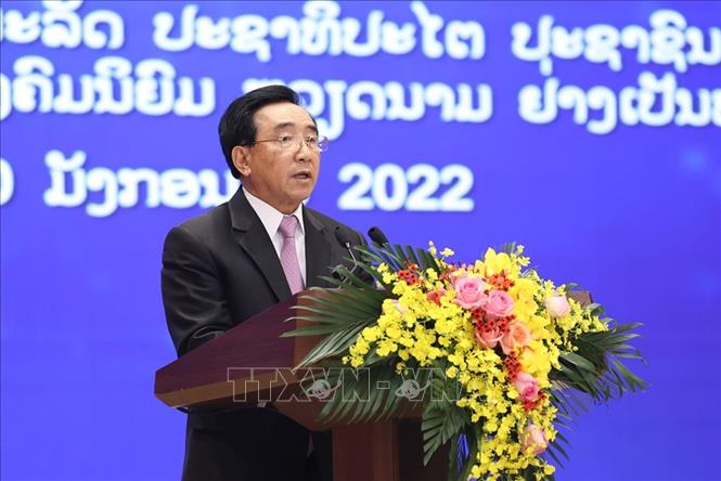 Thủ tướng Lào Phankham Viphavanh phát biểu tại buổi lễ. Ảnh: Dương Giang/TTXVN.