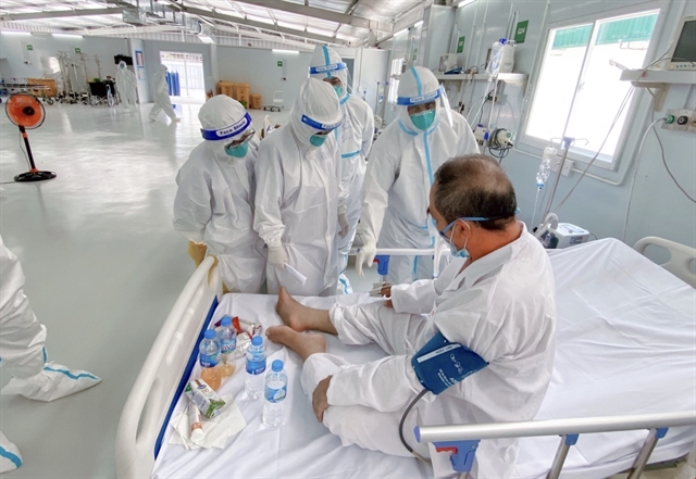 An elderly patient at the COVID-19 Intensive Care Hospital in HCM City. — VNA/VNS Photo