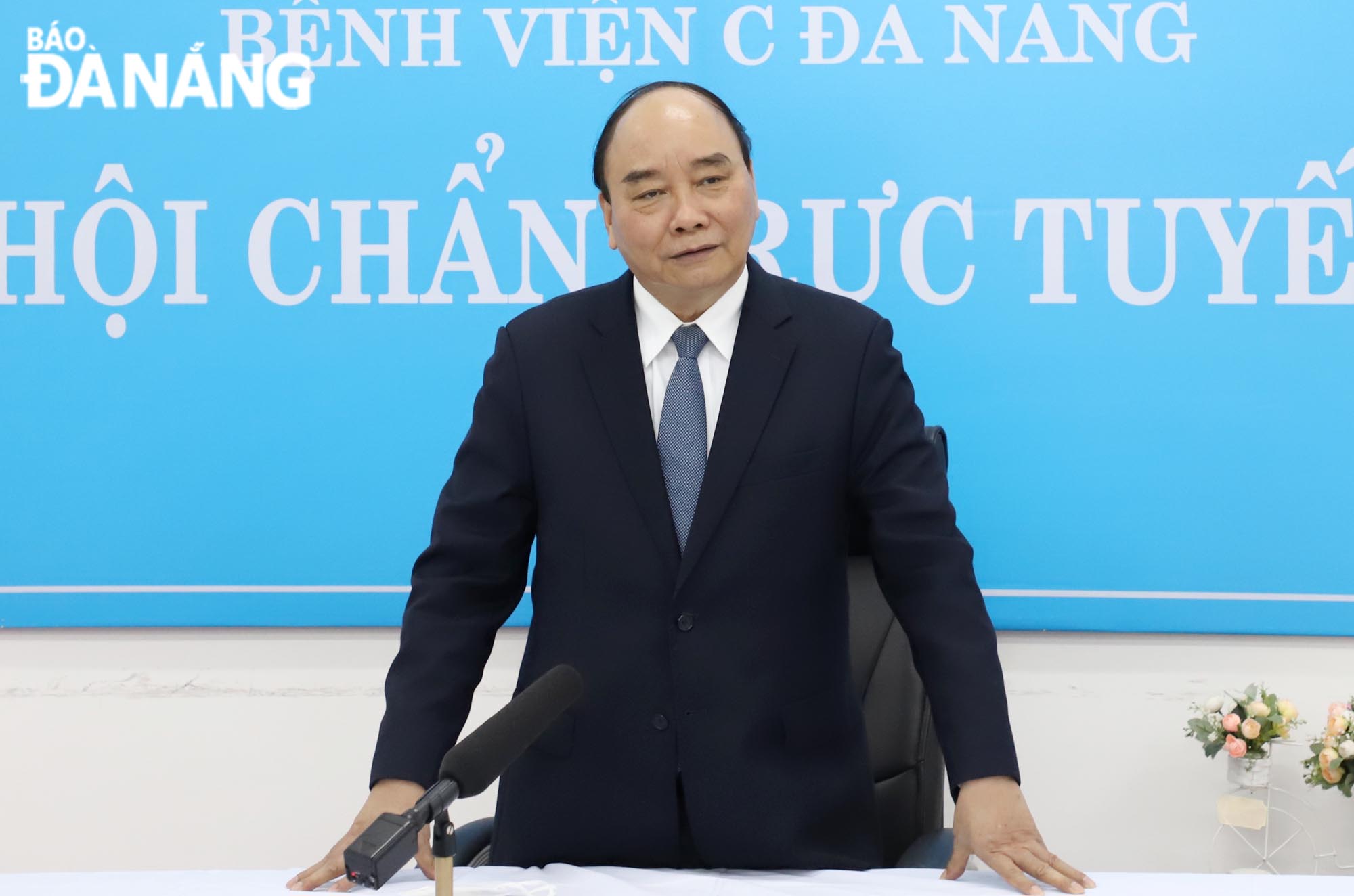 State President Nguyen Xuan Phuc speaking during his working session with the Hospital C. Photo: NGOC PHU