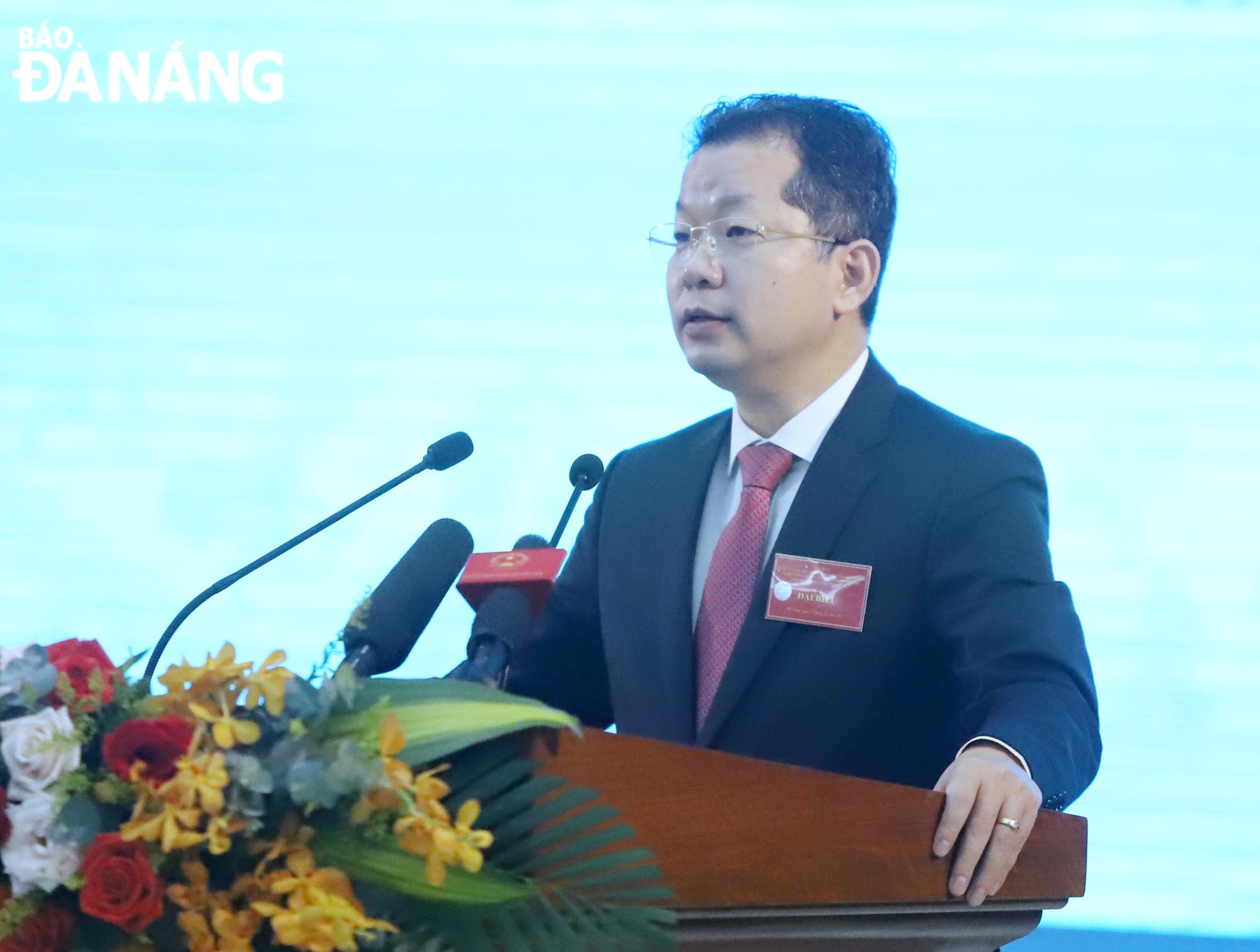 Secretary of the Da Nang Party Committee Nguyen Van Quang delivering his welcome speech at the event