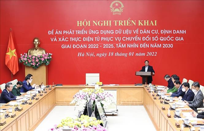 Thủ tướng Phạm Minh Chính phát biểu tại Hội nghị trực tuyến triển khai Đề án phát triển ứng dụng dữ liệu về dân cư, định danh và xác thực điện tử phục vụ chuyển đổi số quốc gia. Ảnh: Dương Giang/TTXVN