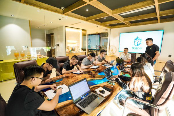 LaunchZone is a Vietnamese incubator for innovative startups. It said some Vietnamese startups have positioned themselves among top 200 blockchain firms in the world. Photo vietnamnet.vn
