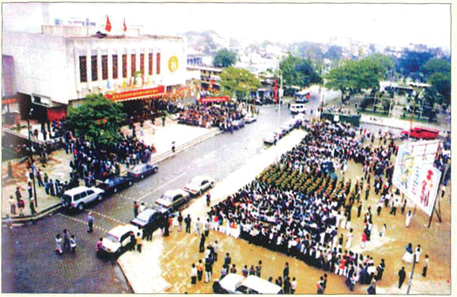 Lễ tiễn cán bộ vào Tam Kỳ, tỉnh Quảng Nam năm 1997.