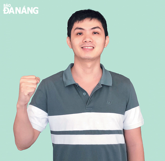 Anh Trịnh Công Quang, Giám đốc Công ty VR360 (quận Hải Châu), người sáng lập dự án vrFairs.  Ảnh: QUỲNH TRANG