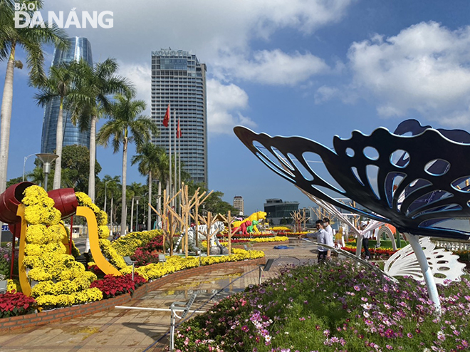 Floral and lighting decorations on Bach Dang Street. Photo: HOA BINH